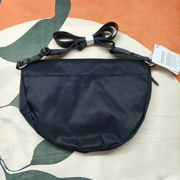 🌟 Lululemon All Night Festival Bag Micro 5L | Black Crossbody - Picture 2 of 4